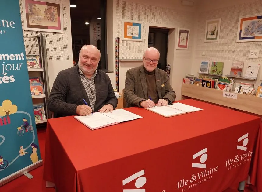 Signature de la convention de lecture publique entre le Département et Liffré-Cormier Communauté